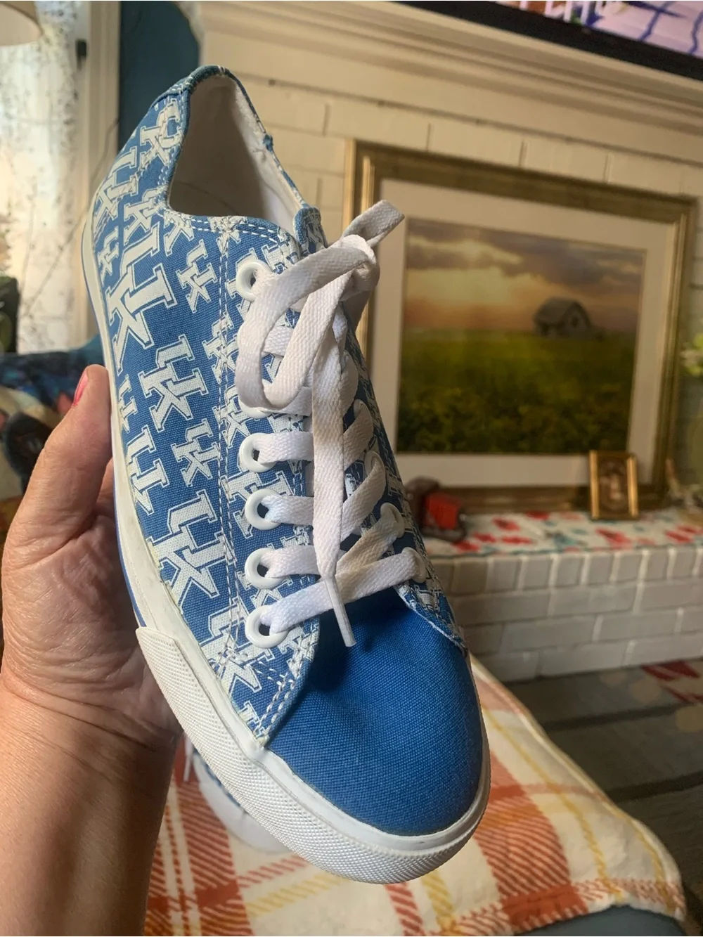 Row|One Kentucky Wildcats All Over Print Canvas Sneakers, Women’s 8, Men’s 6.5